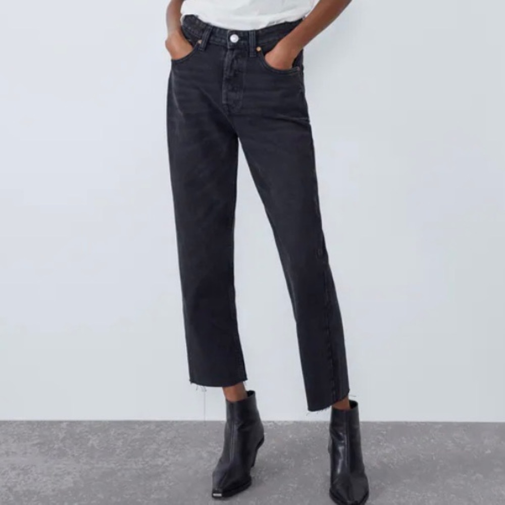 Zara Woman Premium Denim Collection Black Raw Hem Straight Leg Cropped Jeans 6